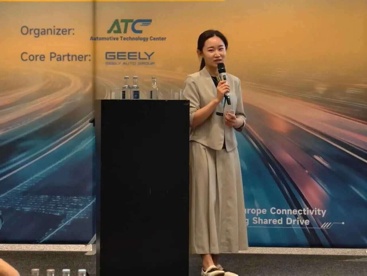 中欧产业深度对话,共塑智能出行未来丨2026中欧智能网联汽车大会圆满落幕!